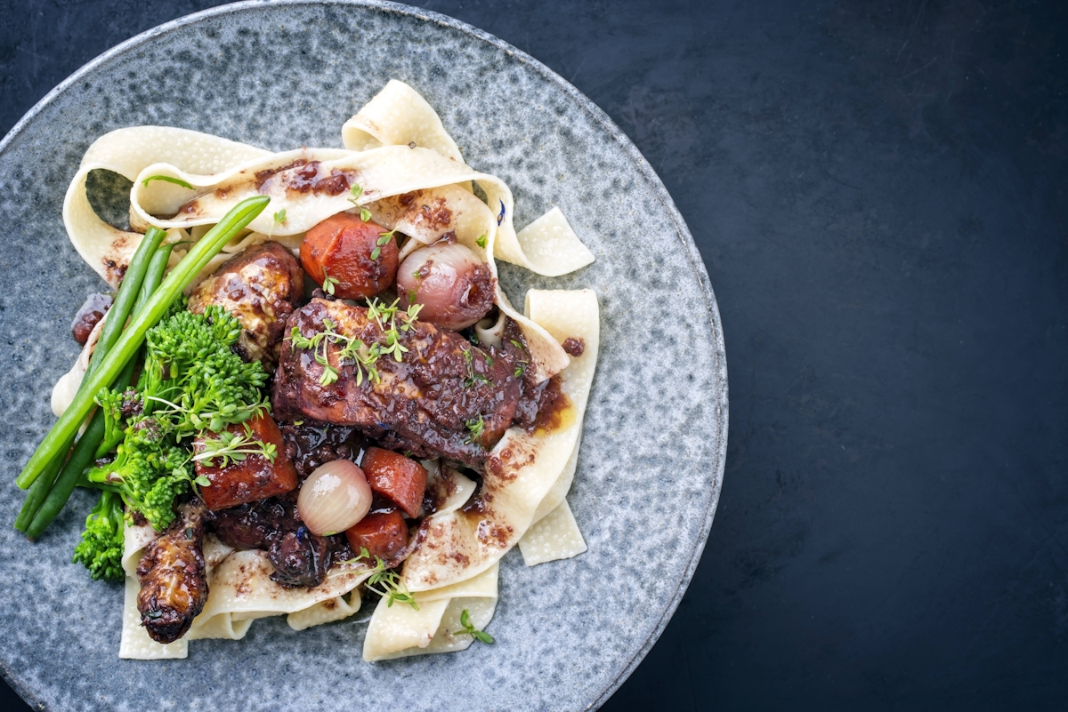 Französisches Nationalgericht Coq au Vin