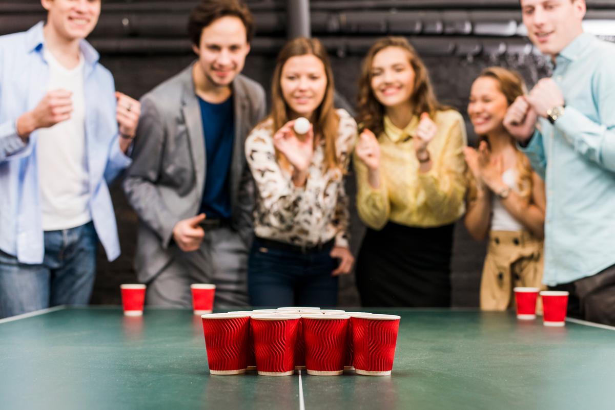 Bierpong spielen