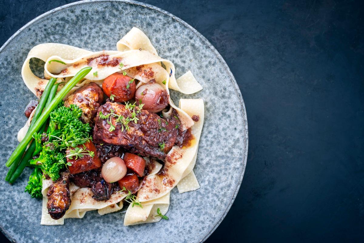 Französisches Nationalgericht Coq au Vin