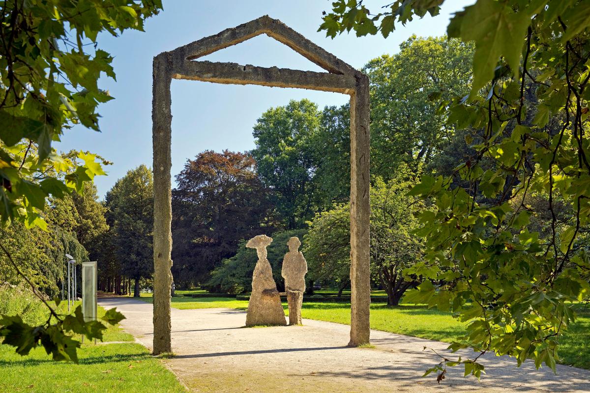 Skulpturengarten im Schlosspark Stammheim (Foto: IMAGO / blickwinkel)