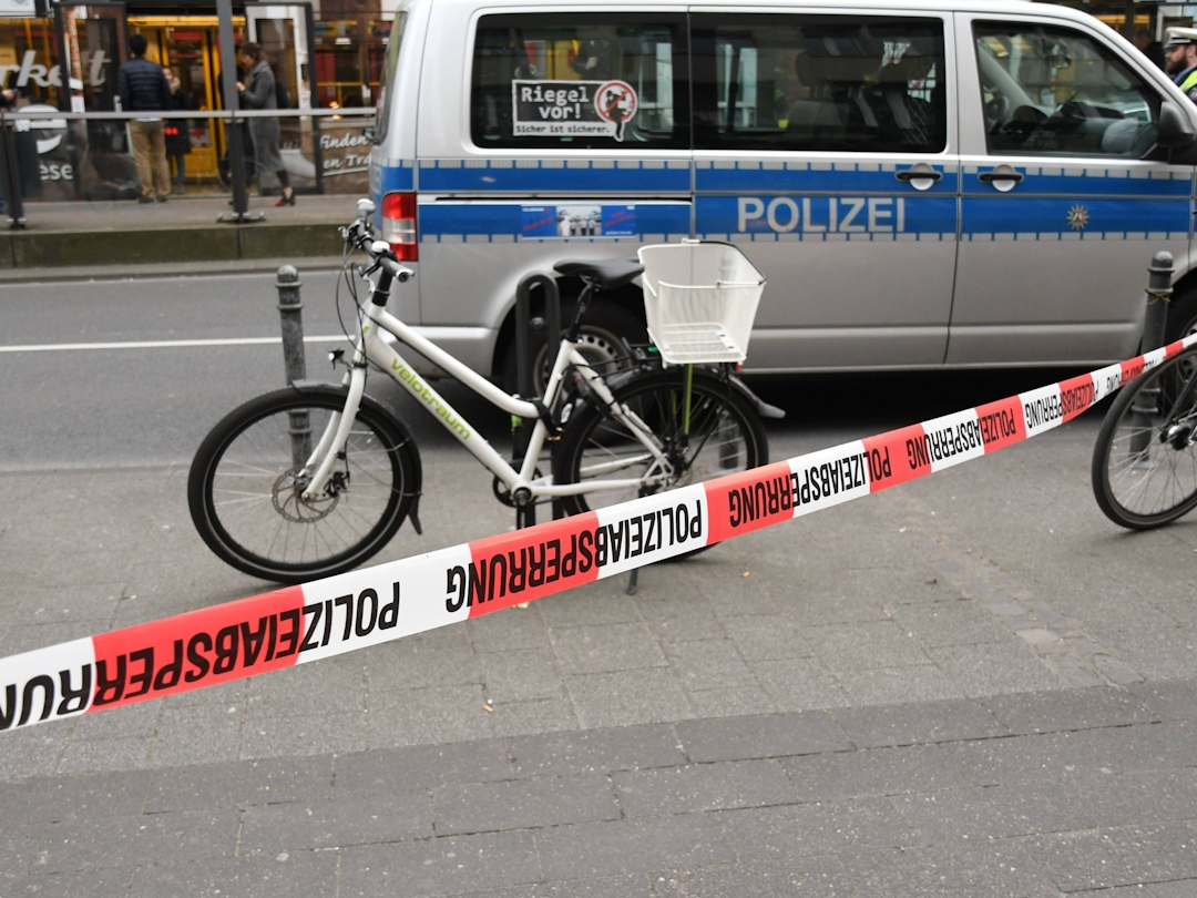Polizeiabsperrung der Kölner Polizei (Symbolfoto: Imago / Horst Galuschka).