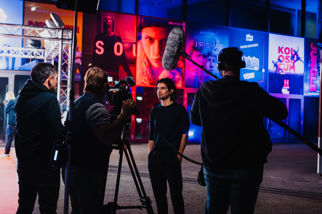 Regisseur Alex Eslam bei der Deutschlandpremiere von SOULS im Rahmen des Seriencamp Festivals 2022.
