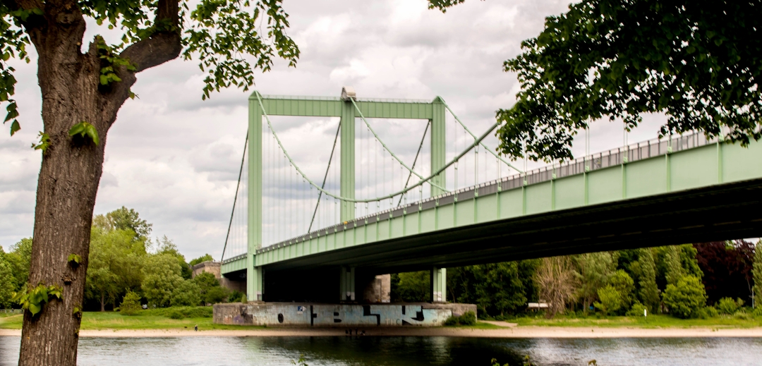 Soll die Rodenkirchener Brücke abgerissen werden?