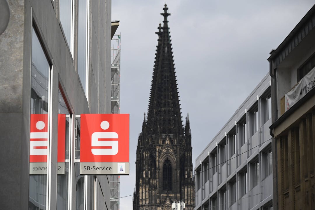 Sparkasse Köln mit Domblick