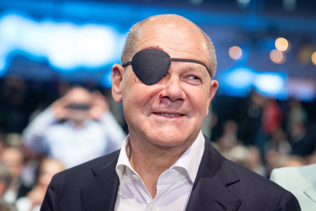 Pirat Olaf Scholz mit Augenklappe